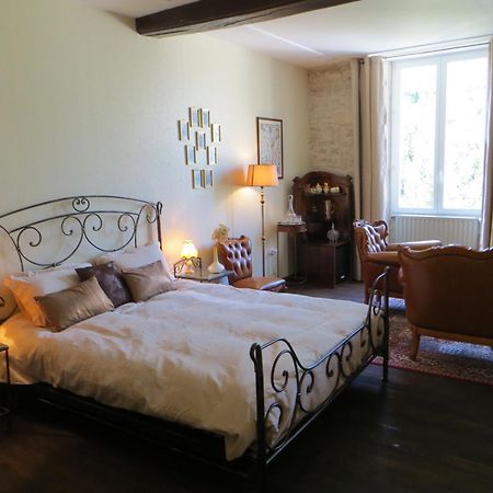 Le Bailli De Montsaugeon Bed & Breakfast Стая снимка