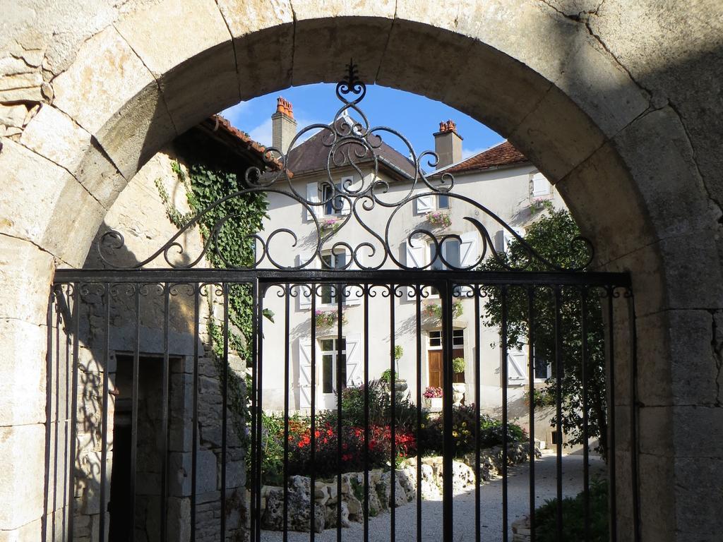 Le Bailli De Montsaugeon Bed & Breakfast Екстериор снимка
